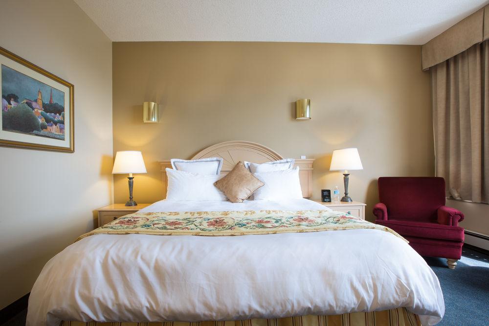 Hotel Nomad & 3*