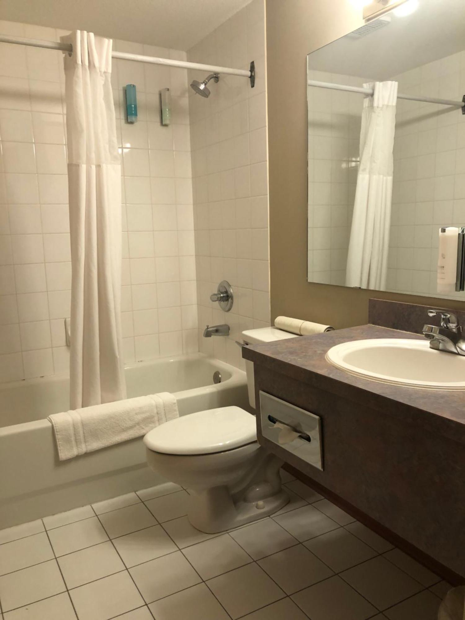 Nomad & Hotel Fort Mcmurray