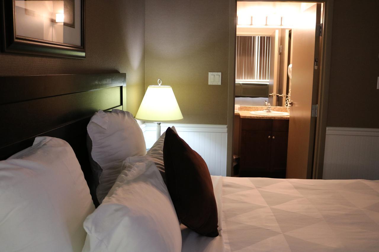 Nomad & Hotel Fort Mcmurray